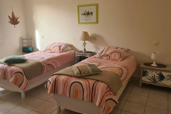 Location de vacances pour 5 personnes, avec piscine à Chatuzange-le-Goubet - 2