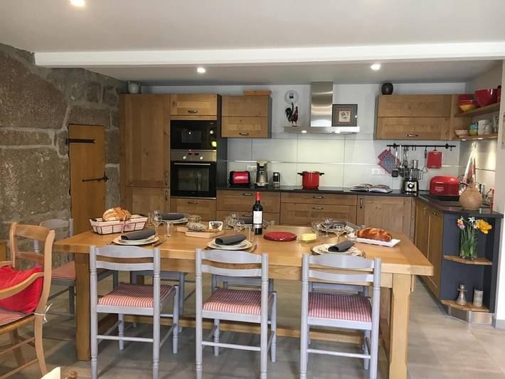 Gîte pour 10 personnes, avec terrasse et jardin, animaux acceptés