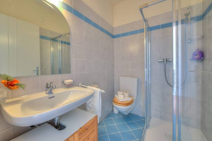 Appartement entier, Gelsomino Apt. 5 Front Lake with Terrace in Lugano, Lac de Lugano