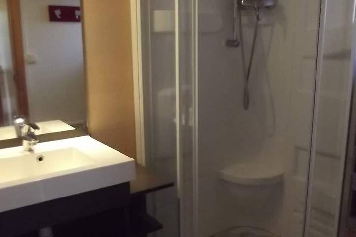 Gîte pour 4 personnes, avec piscine ainsi que jardin et terrasse, animaux acceptés à Gravières - 4