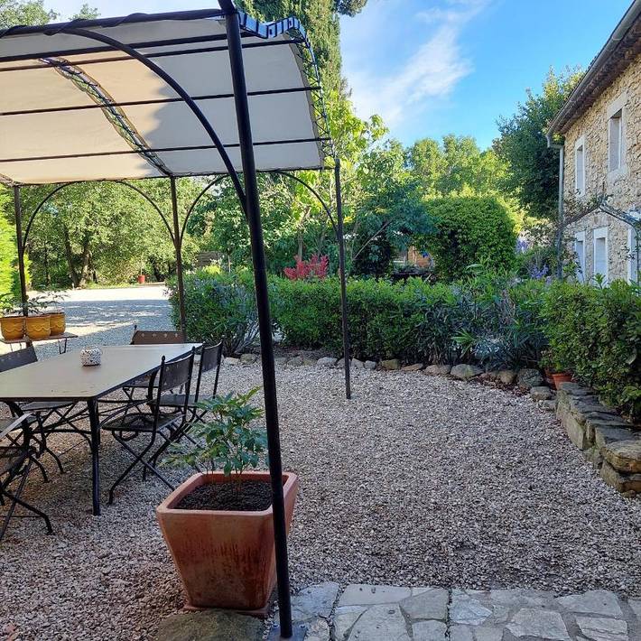 Gîte pour 4 personnes, avec piscine ainsi que vue et jardin, adapté aux familles à Vézénobres - 2