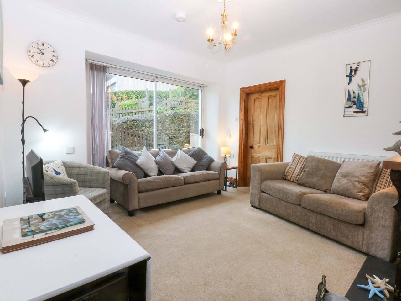 2 Argoed in Llanbedrog, Gwynedd