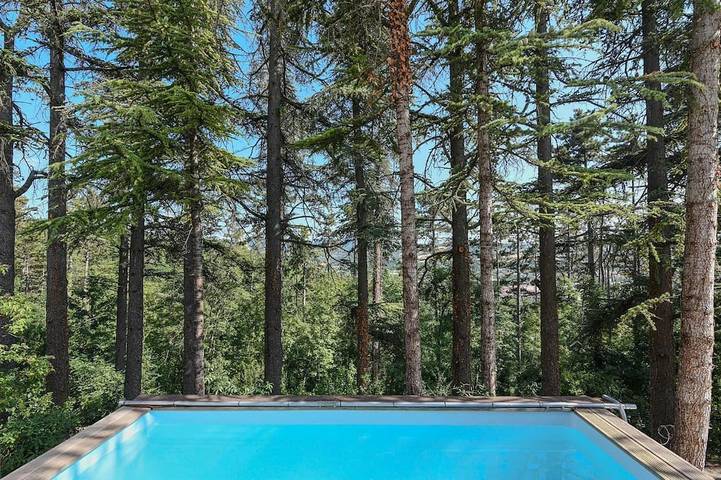 Gîte pour 6 personnes, avec terrasse et jardin à Crest