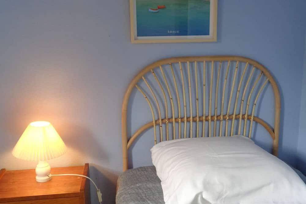 Ancien corps de ferme,  avec jardin , proche de la mer. in Plobannalec-Lesconil, Côte de Cornouaille