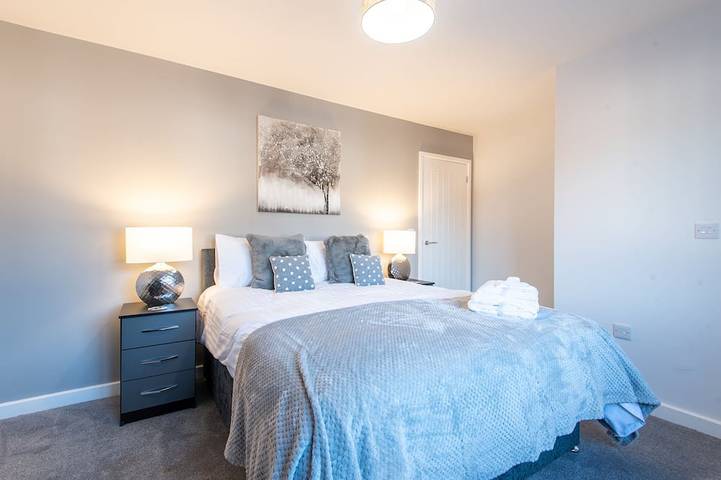 Apartment for 6 people, with terrace and garden in Doncaster