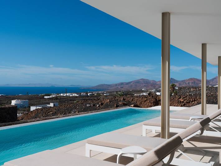 Villa für 10 Personen, mit Balkon und Whirlpool sowie Garten - 1