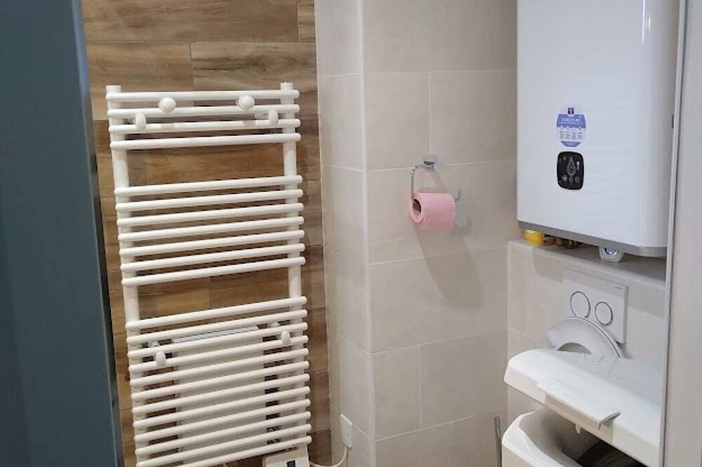 Appartement entier, Appartement 32 m² à Carro 4 personnes vue mer à  100 metres de la plage in Martigues, Côte méditerranéenne (France)