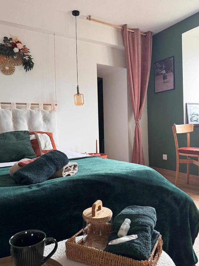Appartement entier, L'écrin de la villa des roses in Pontmain, Mayenne