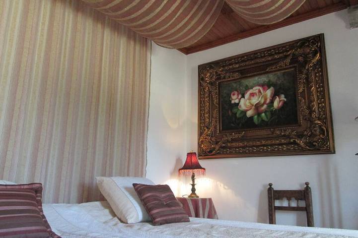 Appartement 130m2 dans l'aile du Château 8 personnes 3 chambres, cuisine équipée in Floure, Région de Carcassonne