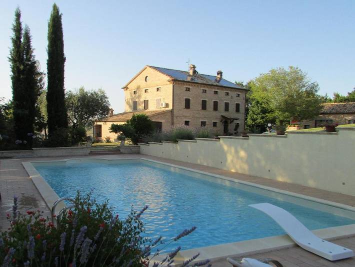 Casa vacanza per 10 persone, con Giardino e Piscina a Appignano