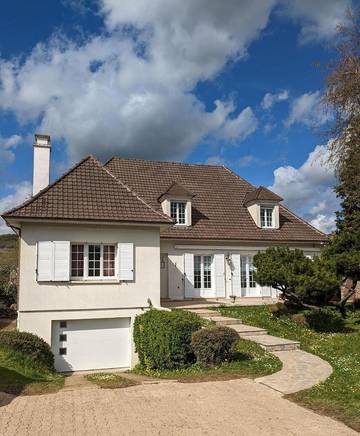 Gîte pour 8 personnes, avec vue et jardin ainsi que sauna et piscine à Vinay