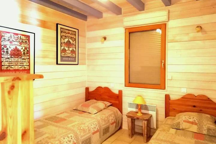 Gîte pour 5 personnes, avec sauna et jardin à Doucier - 2