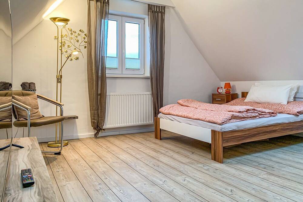 Ganze Wohnung, Ferienhaus Sundhaus,  Sassnitzer Weg 40 - Gohr- Ferienwohnungen in Ozeaneum Stralsund, Stralsund