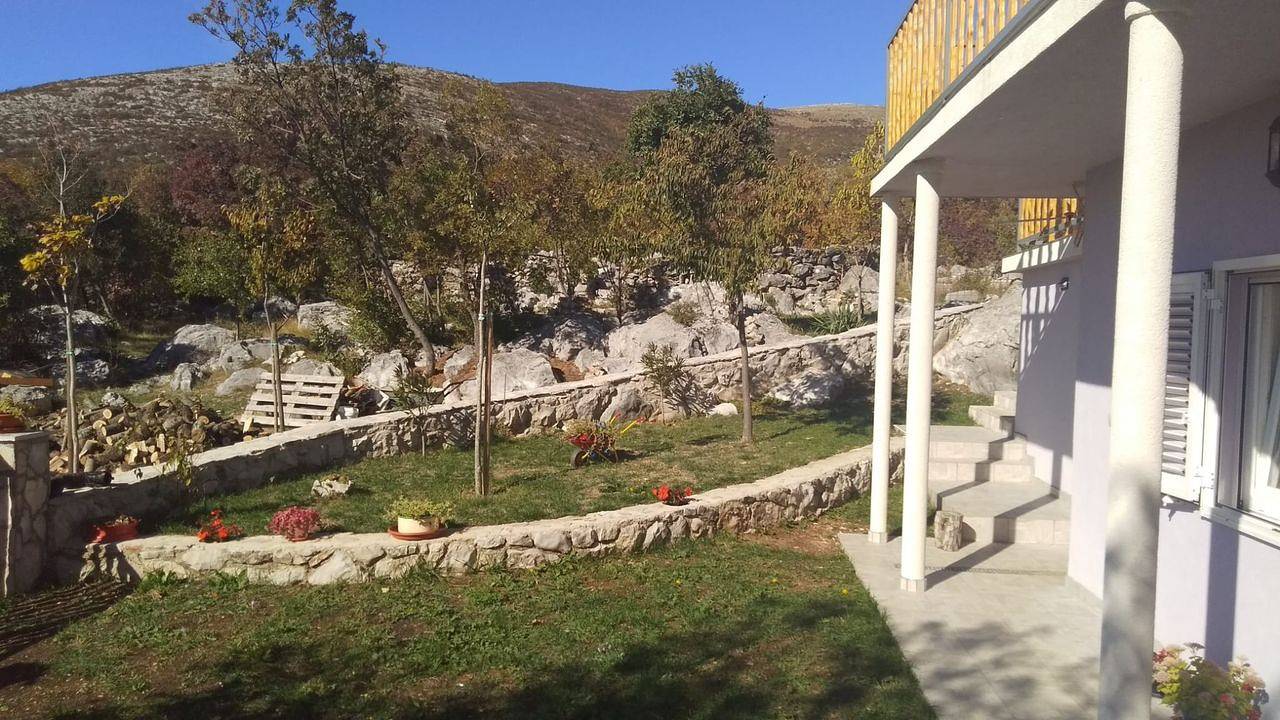 Ganze Ferienwohnung, Zimmer für 3 Personen (17 m²) in Kijevo in Dalmatinisches Zagora