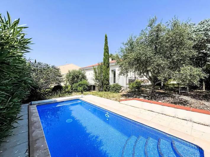 Villa pour 6 personnes, avec jardin et piscine - 1