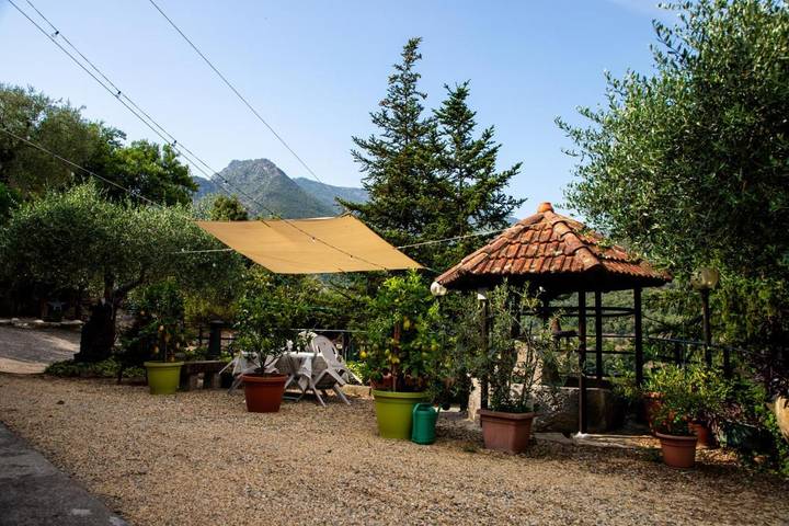 Gîte pour 4 personnes, avec jardin et vue à Rocchetta Nervina