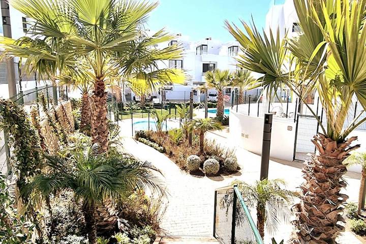 Apartamento para 6 personas, con piscina para niños además de balcón y sauna en Myramar