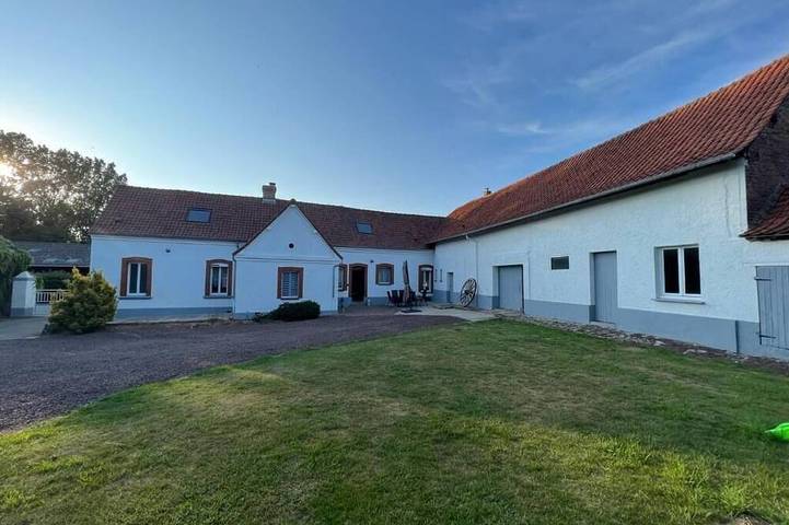 Gîte pour 8 personnes, avec jardin à Caumont