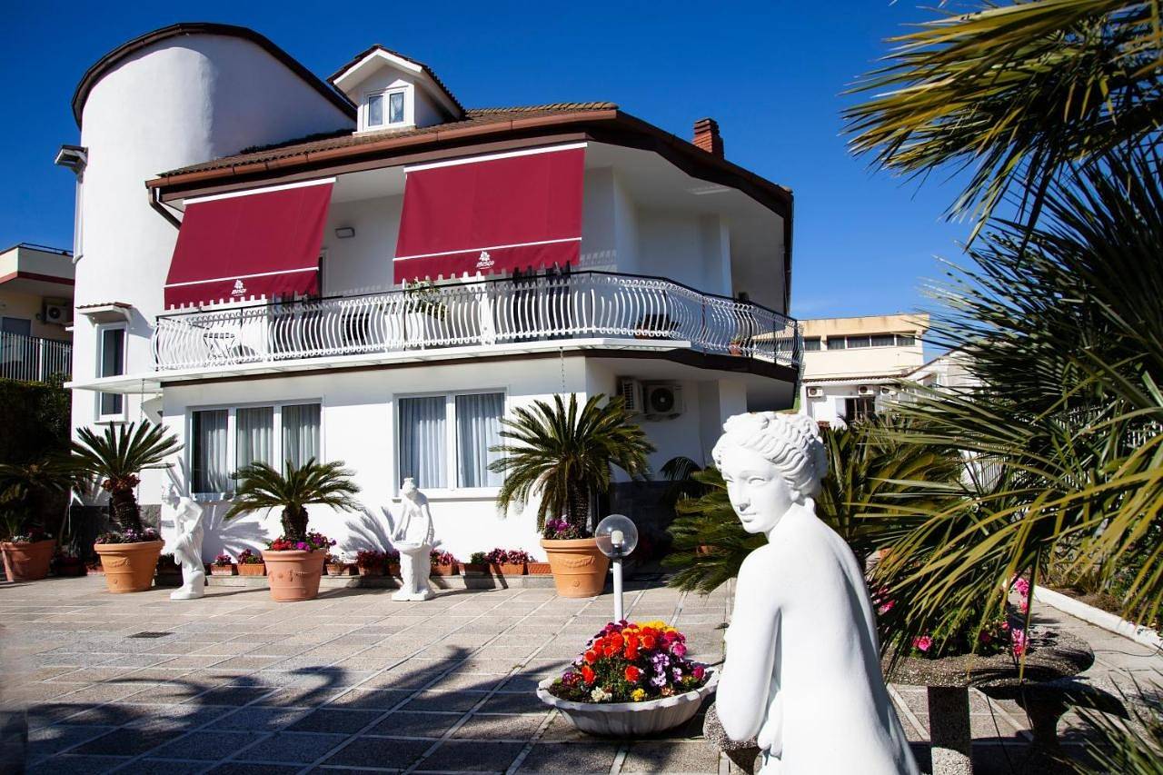 Hotel Ibisco Suites & Relax in Campi Flegrei, Pozzuoli