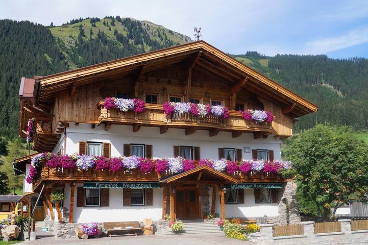 B&B für 4 Personen, mit Balkon und Terrasse sowie Garten und Ausblick im Lechtal