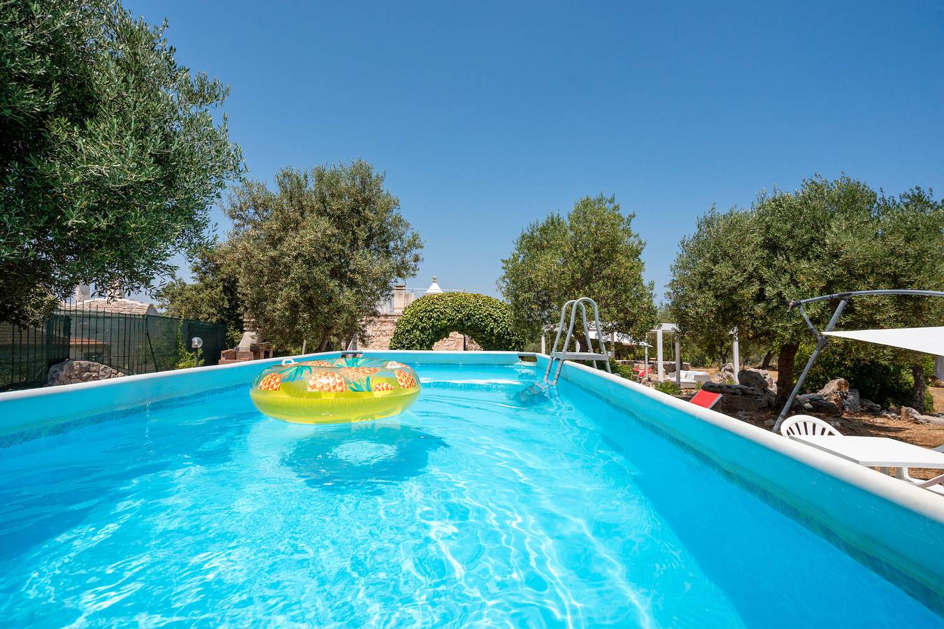 Villa 'Trullo Tita' com piscina privada, Wi-Fi e ar condicionado in Monopoli, Bari (província)