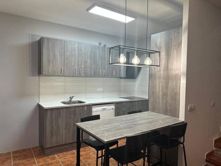 Location de vacances pour 6 personnes, avec vue ainsi que piscine et jardin dans Les Tres Cales - 3