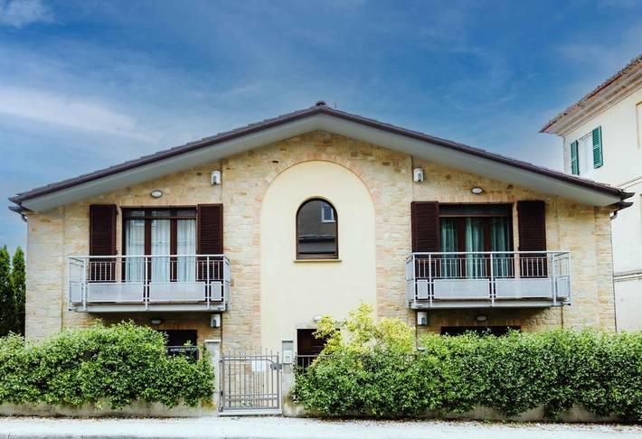 Appartamento per 6 persone, con Balcone e Giardino nonché Piscina e Panorama a Cupramontana