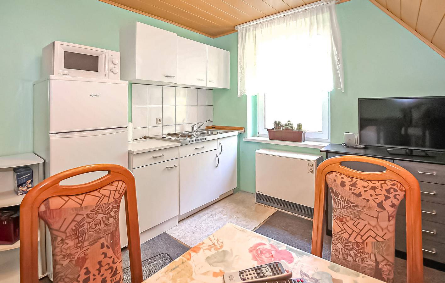 Ganze Ferienwohnung, Modernes Apartment mit Parkplatz, Internet und TV in der Nähe des Eggesiner Stadtzentrums in Torgelow, Vorpommern Greifswald
