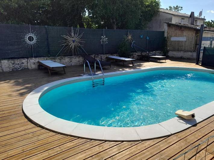 Appartement de vacances pour 6 personnes, avec piscine ainsi que vue et jardin, animaux acceptés
