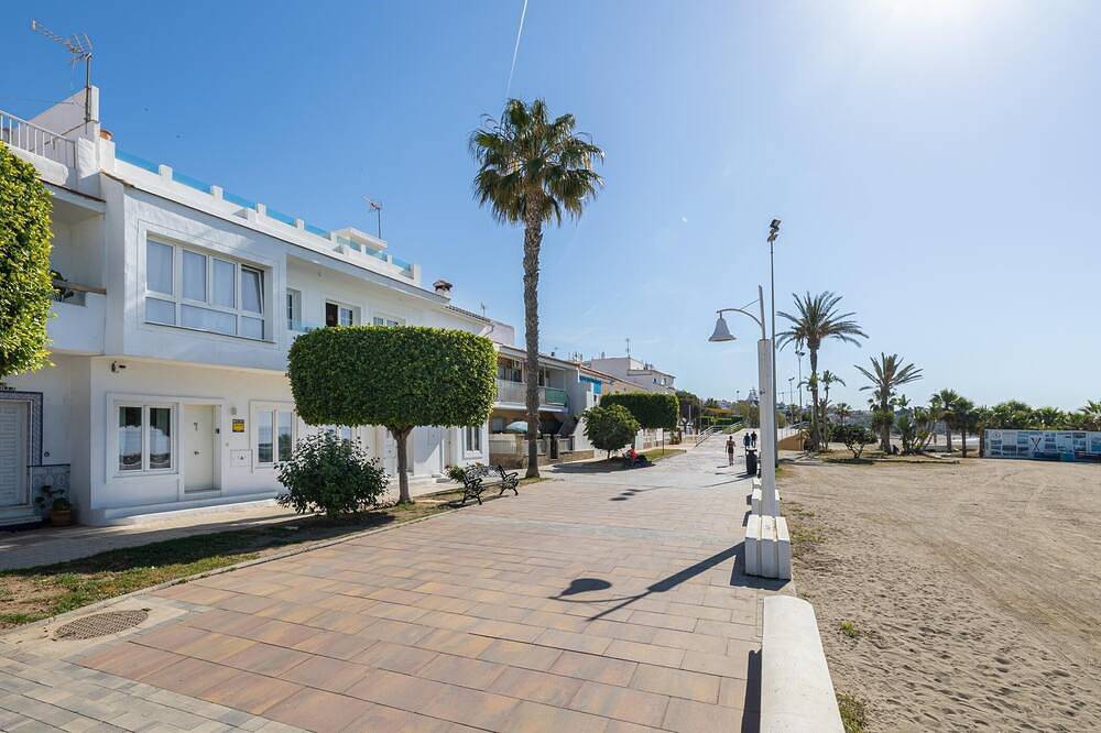 Appartement entier, H2La Cala del Moral Studio Seafront & Promenade in La Cala del Moral, Rincón de la Victoria