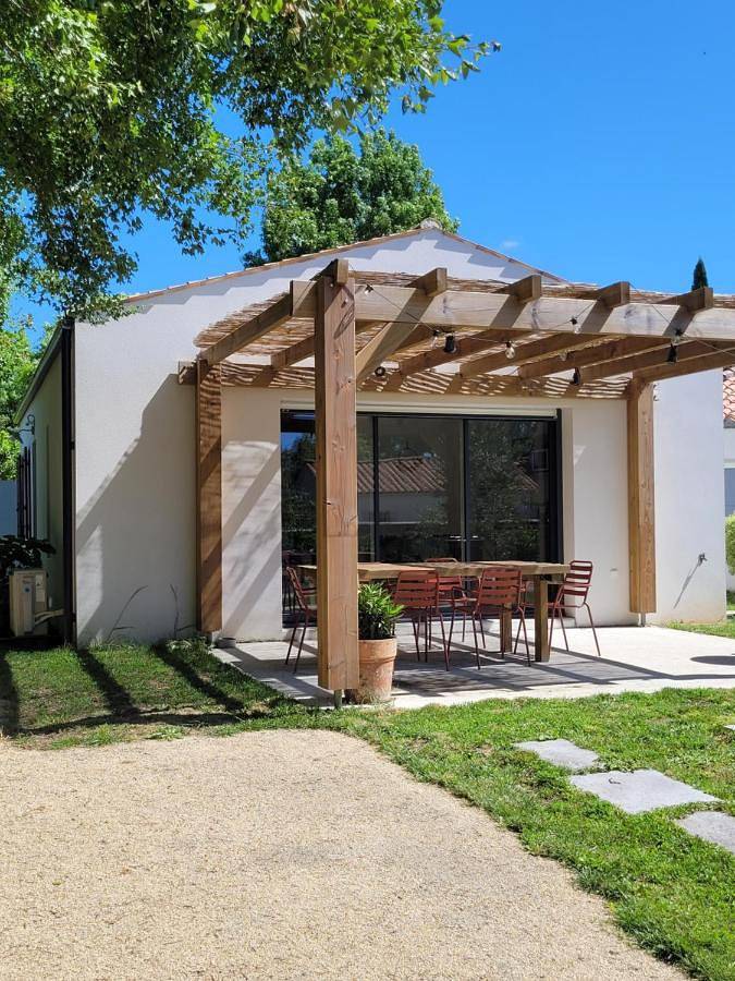 Location de vacances pour 7 personnes, avec terrasse à Sainte-Soulle