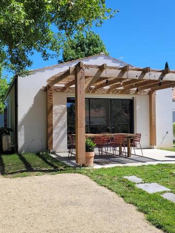 Location de vacances pour 7 personnes, avec terrasse à Sainte-Soulle