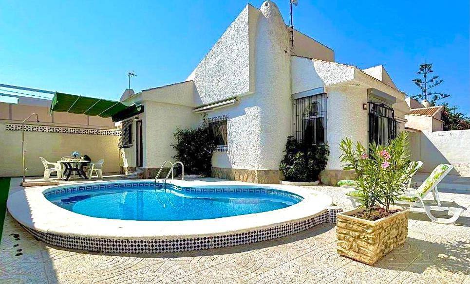 Three-Bedroom Villa in Pilar de la Horadada, Costa Blanca