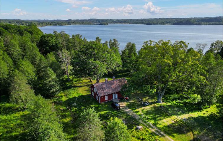 Ferienhaus für 8 Personen, mit Terrasse und Garten sowie Seeblick in Smaland