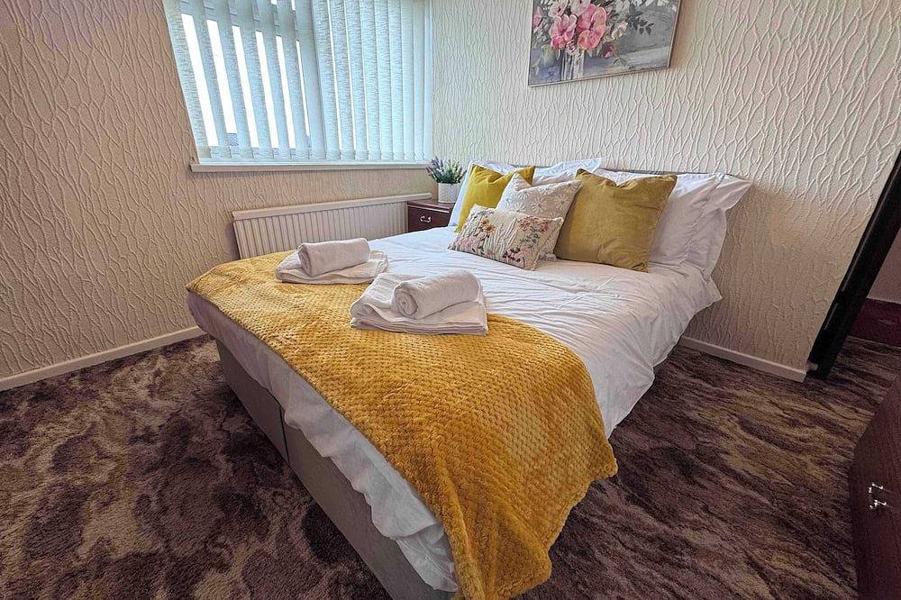 Welcoming 3Bdr Home nr Royal Hospital Chesterfield in Chesterfield, Derbyshire