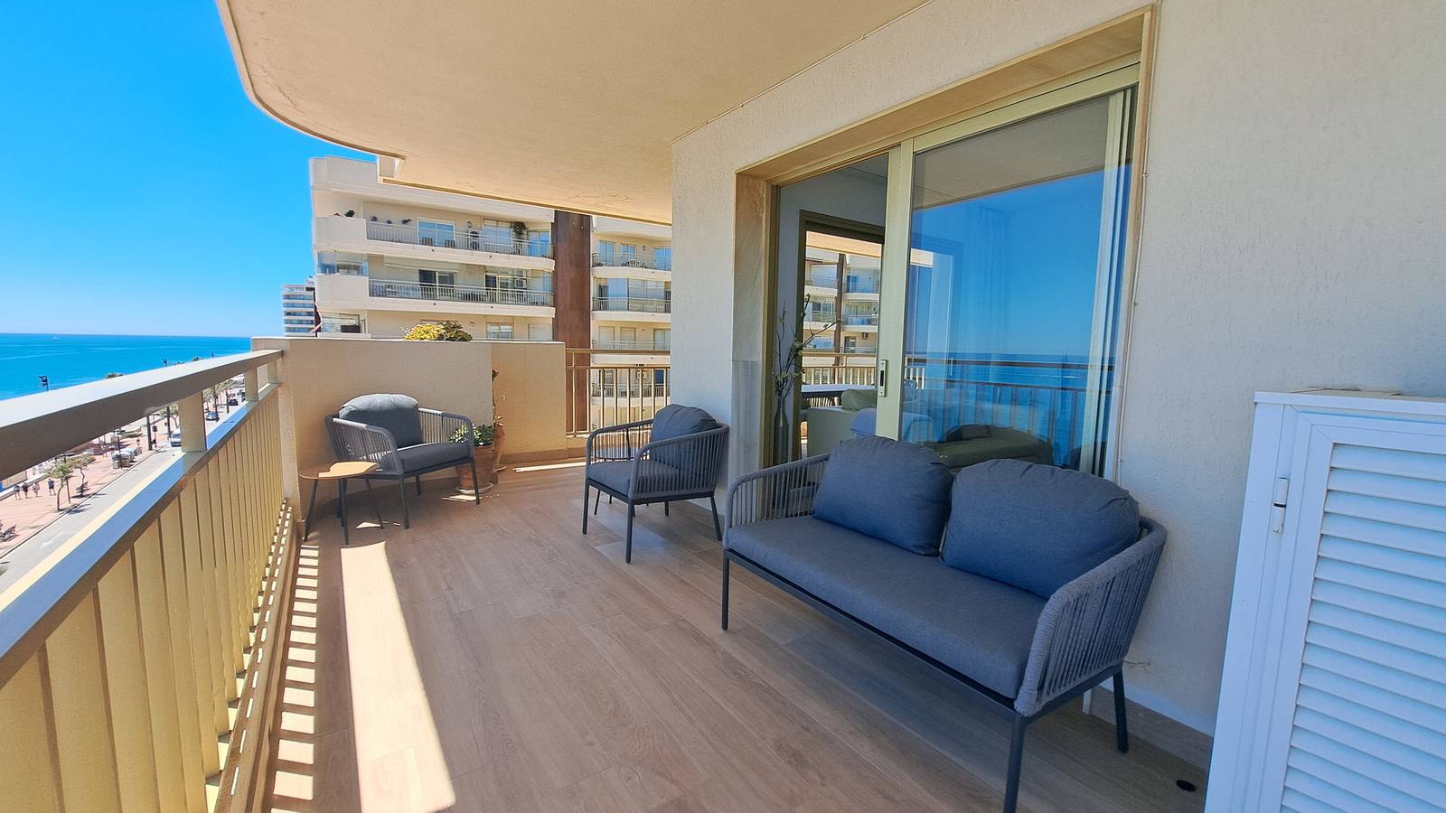 Entire apartment, Ref: 298 Spacious seafront 3 bed/2 bath apartment with amazing views in Fuengirola, Costa del Sol