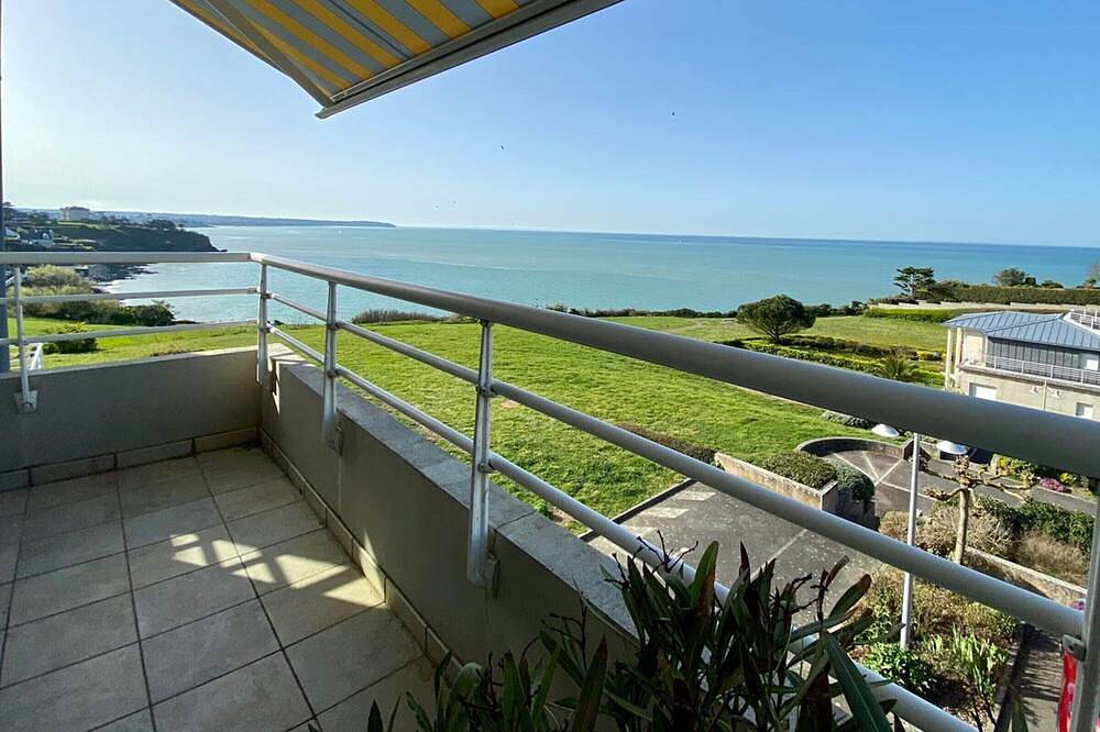 Appartement entier, Appartement à 300m de la plage avec balcon et parking à Granville in Granville, Côte de la Déroute