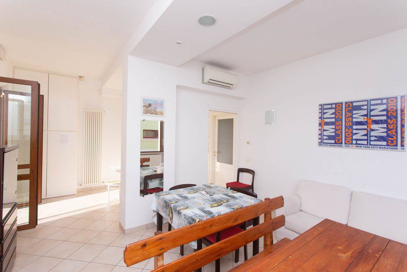 Apartamento entero, N044 - Numana, new three-room apartment with terrace and a/c in Numana, Riviera del Conero