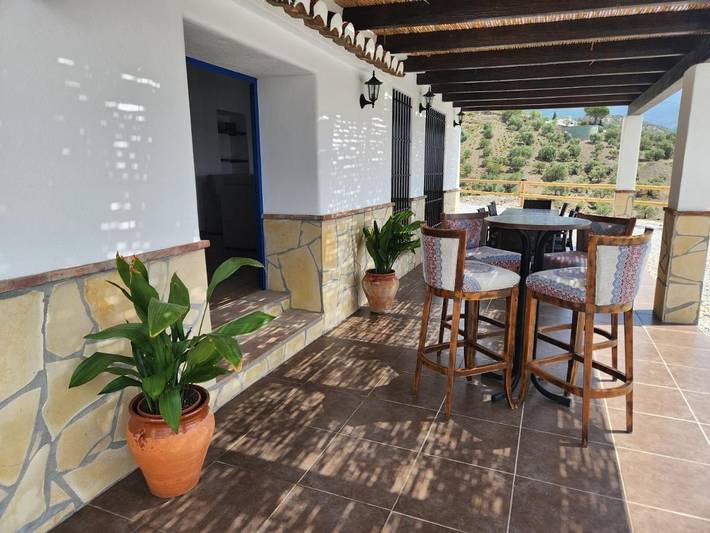 Casa rural para 6 personas, con vistas y terraza además de piscina y jardín en Canillas de Albaida - 2