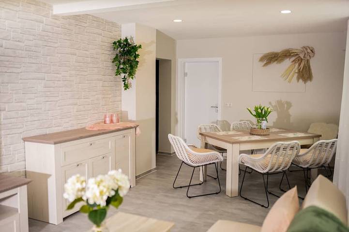 Ferienwohnung für 6 Personen, mit Terrasse und Garten in Spessart-Mainland