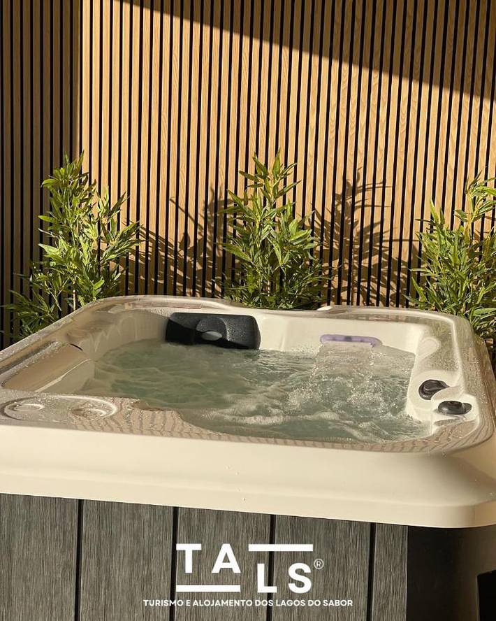 Location de vacances pour 2 personnes, avec bassin pour enfant et vue ainsi que jardin et piscine dans Mogadouro - 3