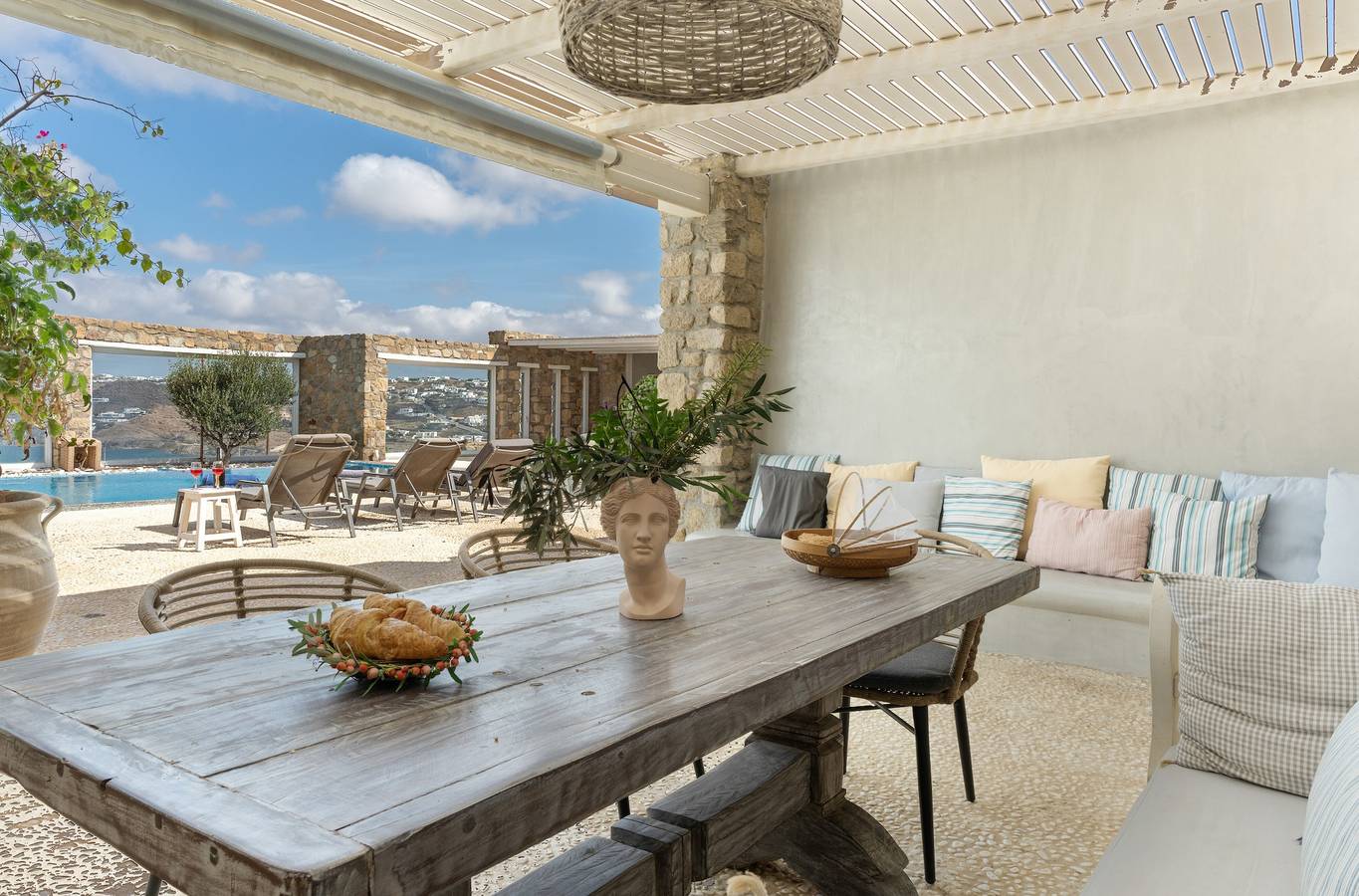 Villa 'Luxury Sea View' with Private Pool, Private Terrace and Air Conditioning in Agios Ioannis Diakoftis, Mykonos