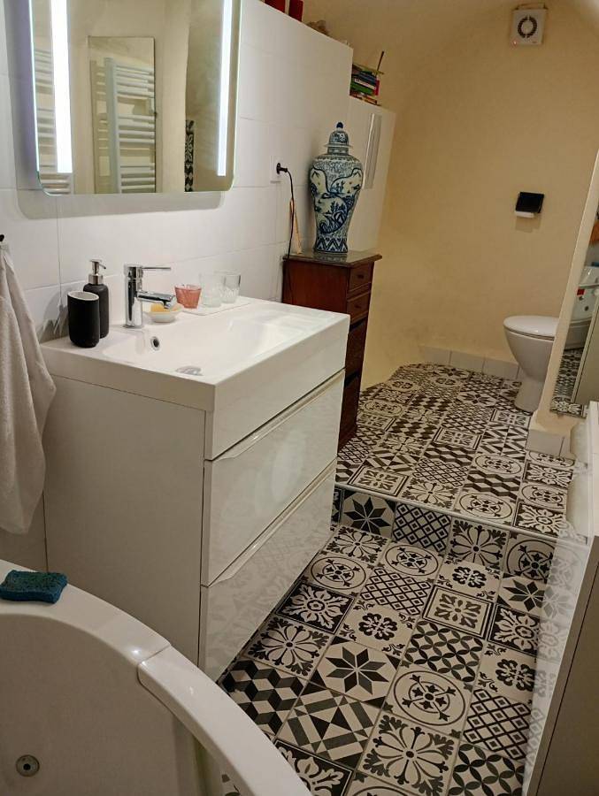 Standard Double Room with Fan in Volonne, Région de Forcalquier