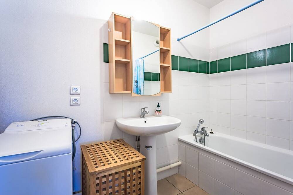 Apartamento entero, Sanguinet beautiful apartment sleeps 4/6 in residence with swimming pool in the center of town and... in Sanguinet, Côte d’Argent