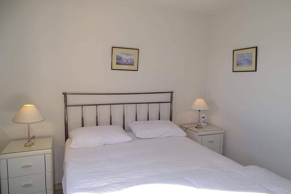 Appartement entier, Appartement en front de mer pour 6 personnes, vue mer, face à la plage du Lido in Agay, Saint-Raphaël