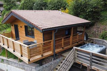 Maison de campagne pour 4 personnes, avec jacuzzi à Rochesson