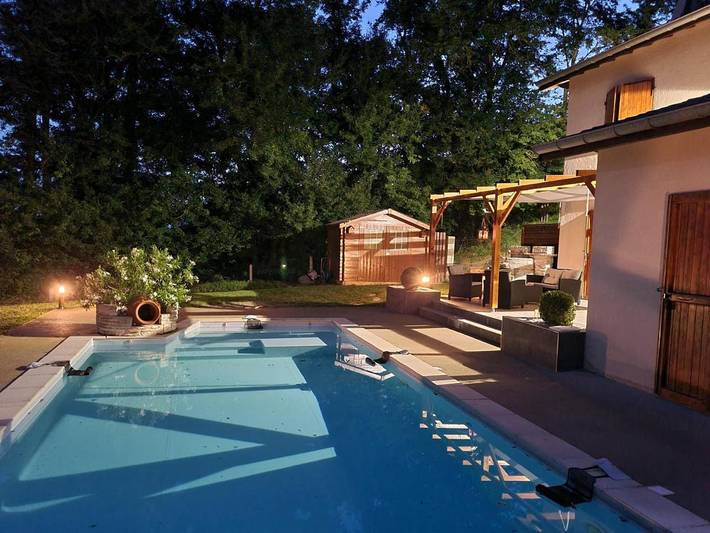 Appartement de vacances, avec Terrasse ainsi que Jardin et Piscine