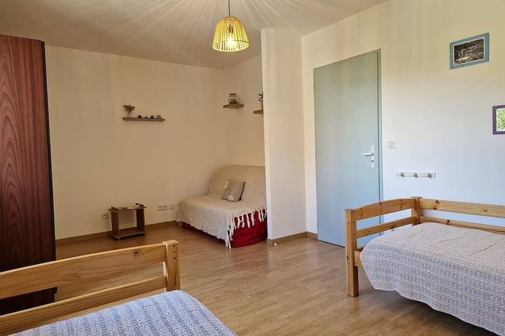 Location de vacances pour 8 personnes, avec jardin à Saint-Geoire-en-Valdaine - 2