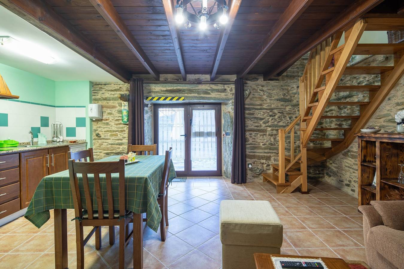 Maison rurale « O Forno Do Curro-Casiña Da Avelá » avec vue montagne, piscine partagée et Wi-Fi in Boborás, Orense Région
