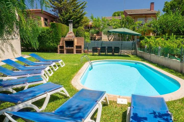 Chalet para 8 personas, con jardín y balcón en Calafell